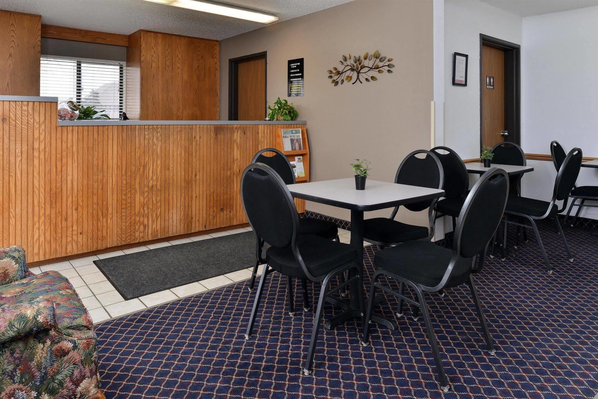 Country Hearth Inn Maryville Exterior photo