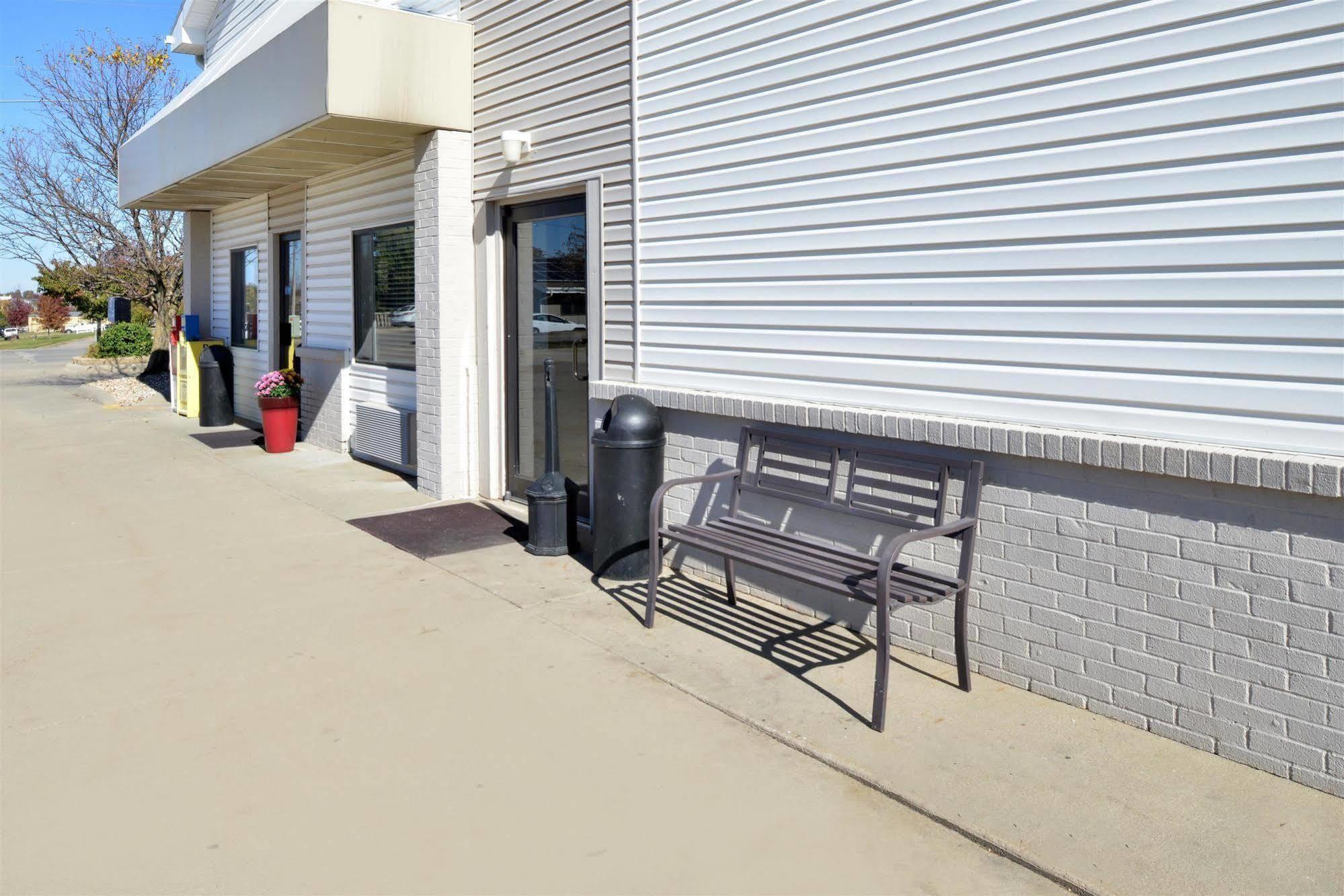 Country Hearth Inn Maryville Exterior photo