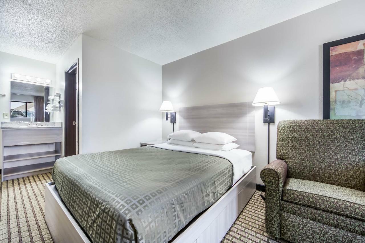 Country Hearth Inn Maryville Exterior photo
