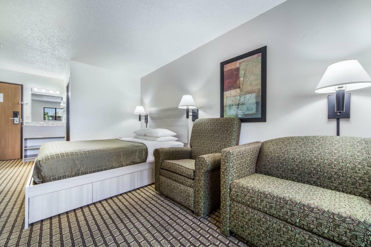 Country Hearth Inn Maryville Exterior photo